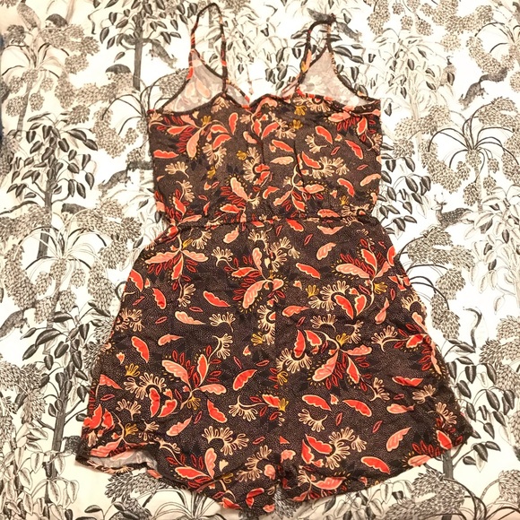 H&M Floral/Leaf Pattern Romper - Picture 2 of 4